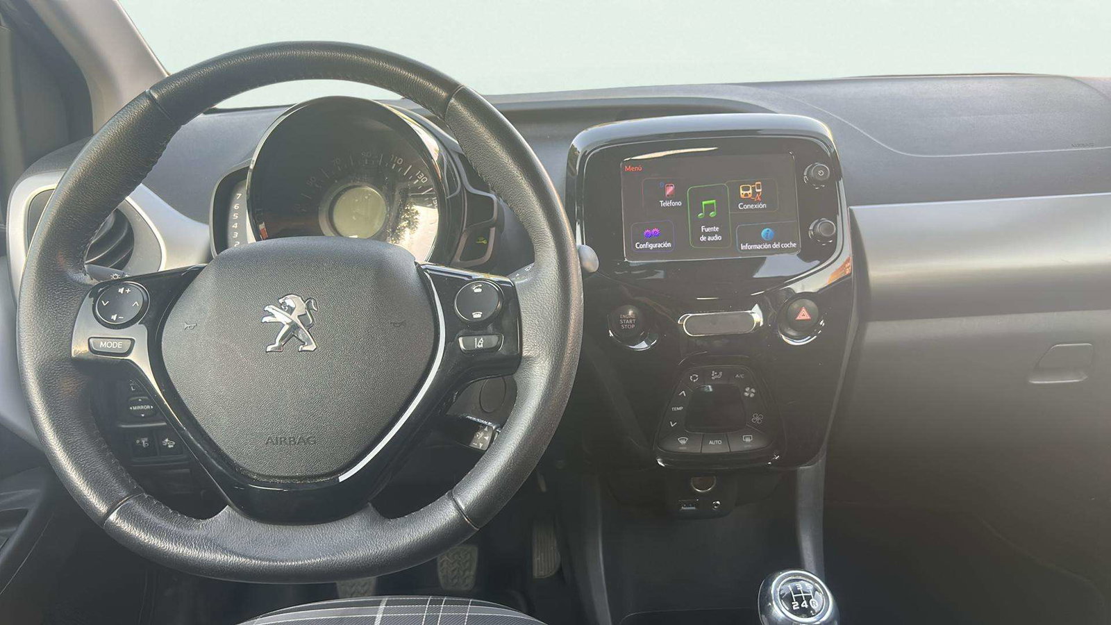 https://cdn-flexicar.caraffinity.it/public_appraisal_images_pro/images/stock/280555/QneszNhYEF__2_1_Interior_108_d83a989af2bb4c7eb4e4931fd4b32d76_Interior_9.jpeg.jpg