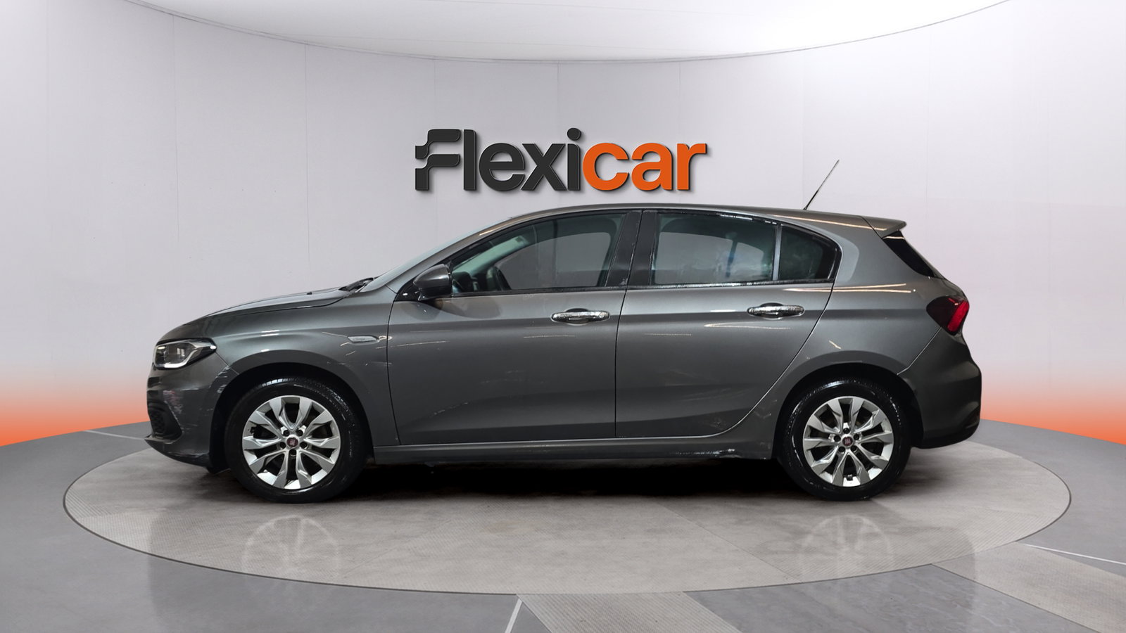 https://cdn-flexicar.caraffinity.it/public_appraisal_images_pro/images/stock/281894/ZKdXuiLtgs__img-e8b75254-6875-442c-bcfb-03880297f8fc.jpeg