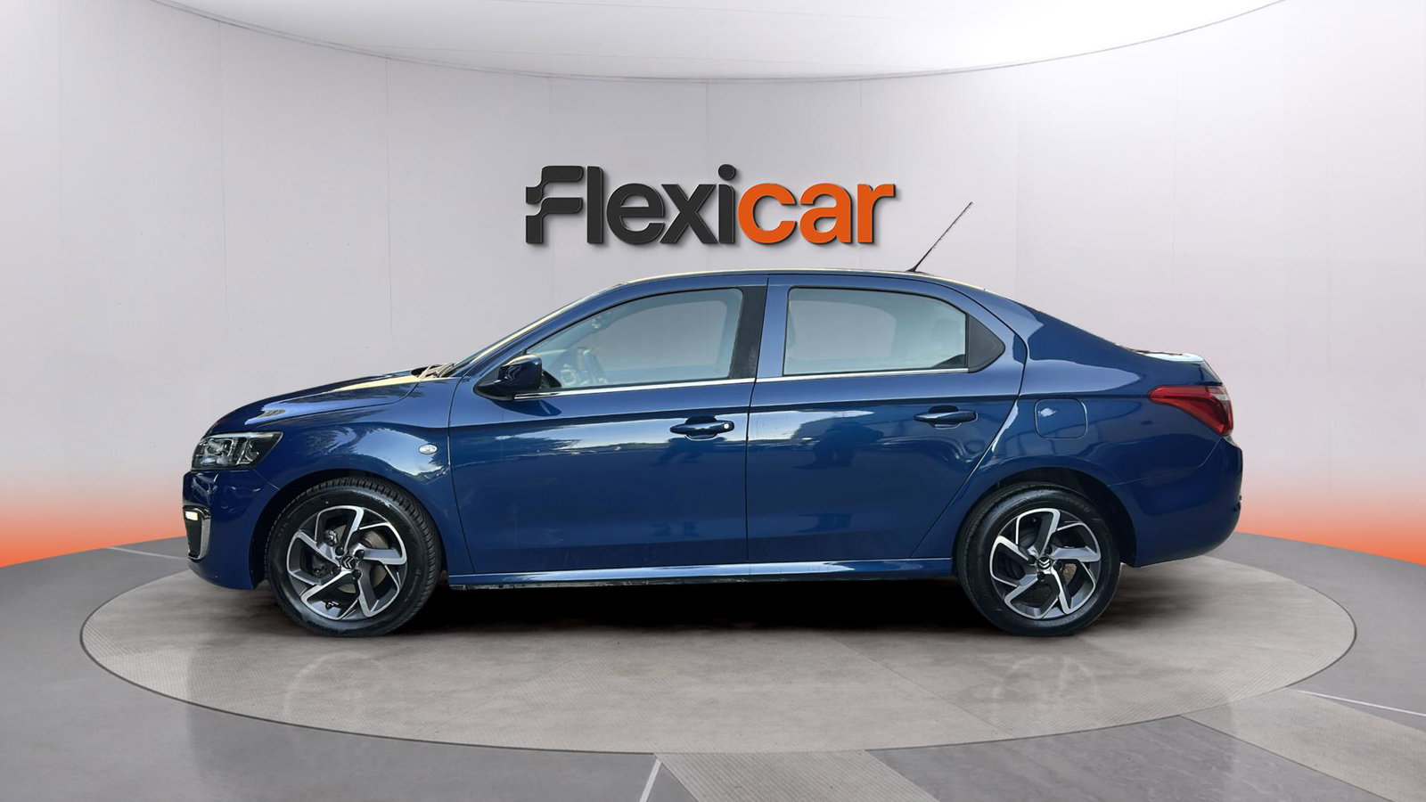https://cdn-flexicar.caraffinity.it/public_appraisal_images_pro/images/stock/282374/537GgofyzN__img-e18c1e6d-70aa-4627-9213-00d1334892d9.jpeg