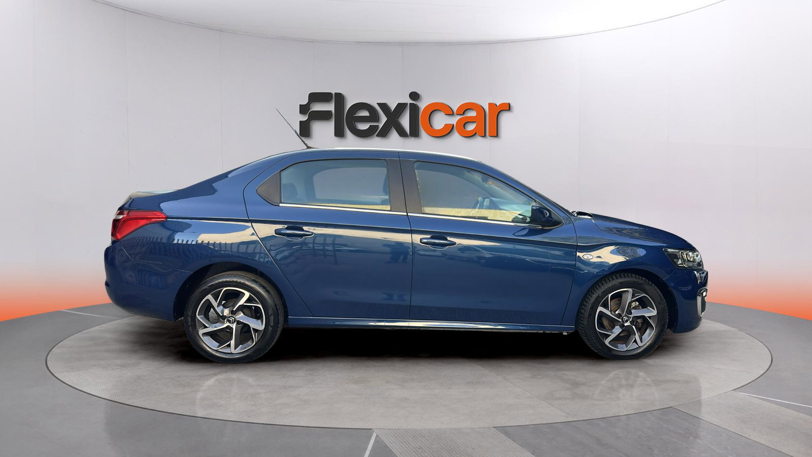 https://cdn-flexicar.caraffinity.it/public_appraisal_images_pro/images/stock/282374/CtRBPeTC0p__img-642ffb5a-6d6a-40d2-ab64-2a7aaf4200df.jpeg