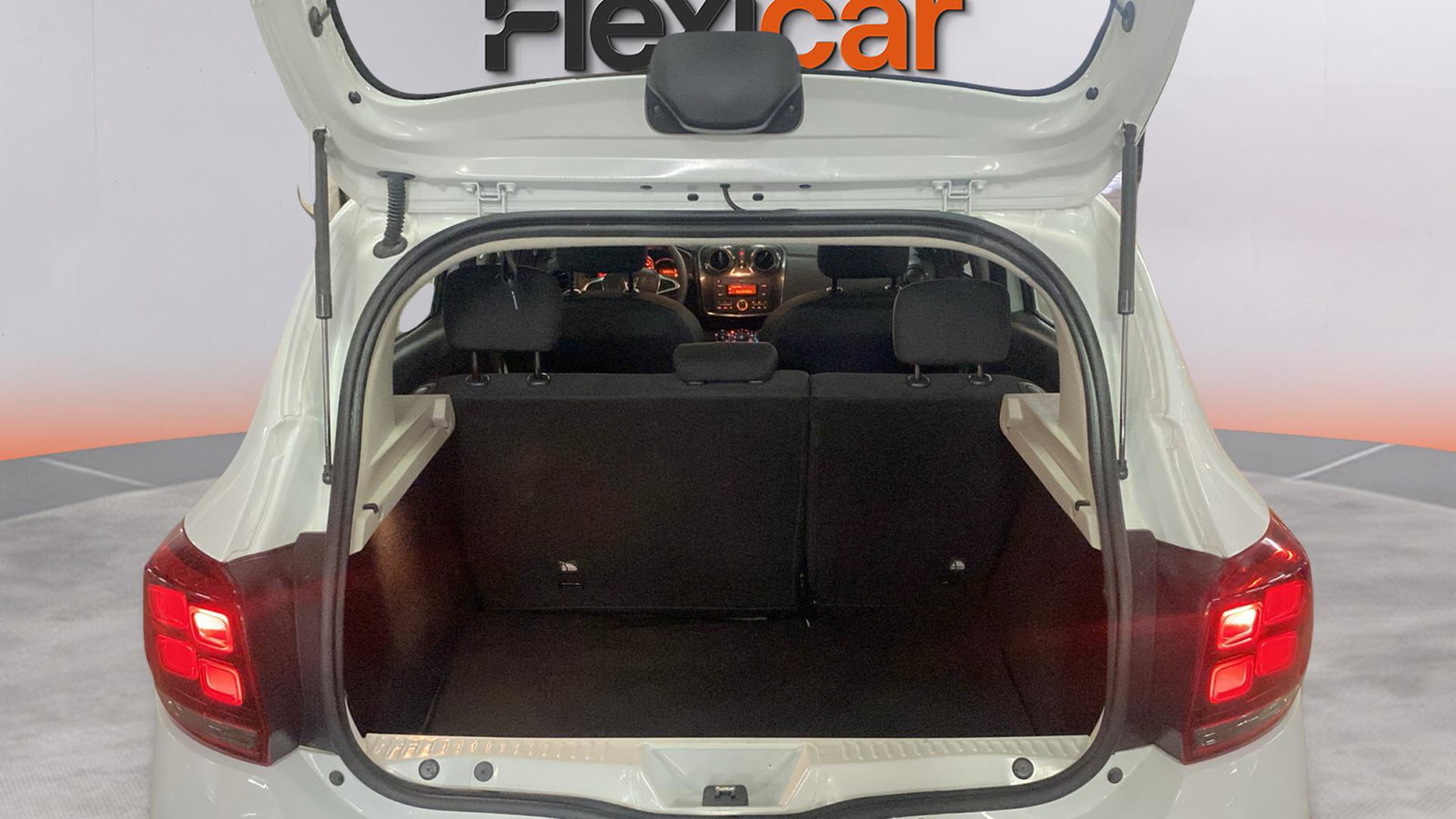 https://cdn-flexicar.caraffinity.it/public_appraisal_images_pro/images/stock/282558/RNadwByeAC__img-c4787953-879c-4a43-8994-cb3729cc1950.jpeg