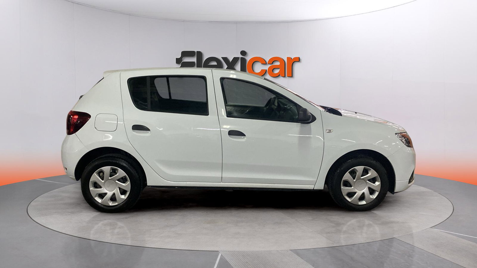 https://cdn-flexicar.caraffinity.it/public_appraisal_images_pro/images/stock/282558/bCalQNK56Y__img-403d0f04-29c7-41c4-b632-a41e71578977.jpeg