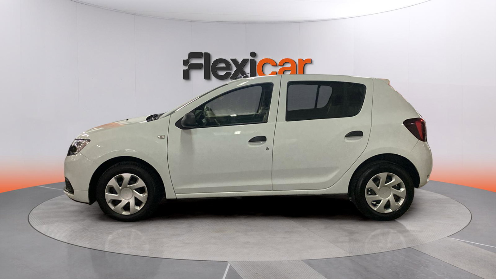 https://cdn-flexicar.caraffinity.it/public_appraisal_images_pro/images/stock/282558/dJkhNlSwSq__img-71d7f8e5-3611-4c71-ada7-e085e4281351.jpeg