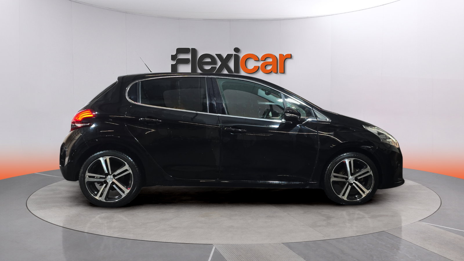 https://cdn-flexicar.caraffinity.it/public_appraisal_images_pro/images/stock/282615/1czruBgatb__img-e7e68beb-d76f-4997-b6ee-d0dcd0a650e3.jpeg