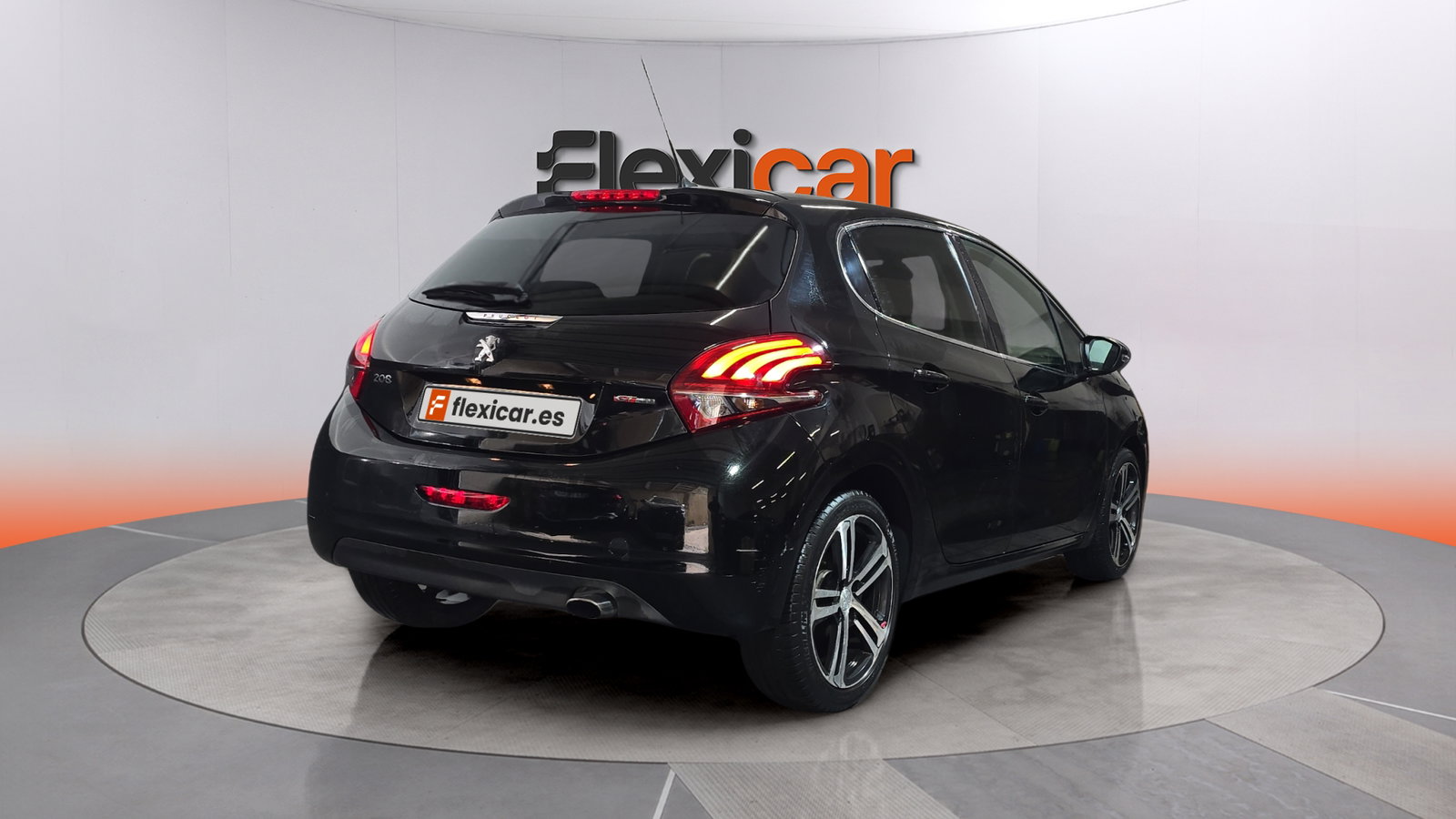 https://cdn-flexicar.caraffinity.it/public_appraisal_images_pro/images/stock/282615/lTr1eRh3kr__img-812a865e-808a-4b0a-be7a-b28ead446a89.jpeg