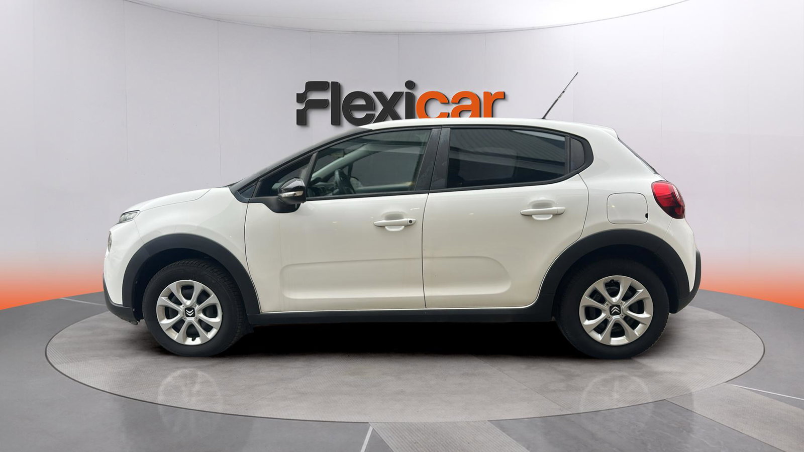 https://cdn-flexicar.caraffinity.it/public_appraisal_images_pro/images/stock/282727/OfQ8sW6nmQ__img-bd337f90-45f7-4388-ab8c-5d755dcc799e.jpeg