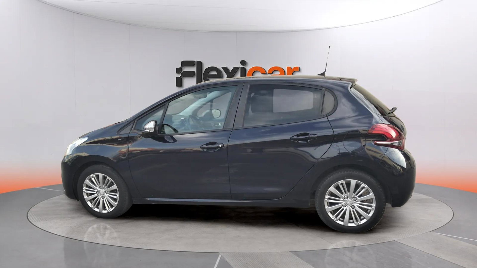 https://cdn-flexicar.caraffinity.it/public_appraisal_images_pro/images/stock/283775/NQswS8wnzQ__1178KTT_92e7fe5aca79439db9a9485d4c66e1dc_Exterior_2.jpg.jpg