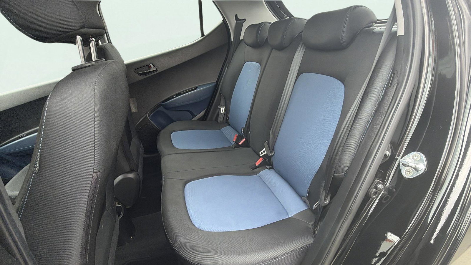 https://cdn-flexicar.caraffinity.it/public_appraisal_images_pro/images/stock/284002/wjI9x8W3pY__img-bb2222a4-1551-48aa-9a4f-fa1b4cc7efdb.jpeg