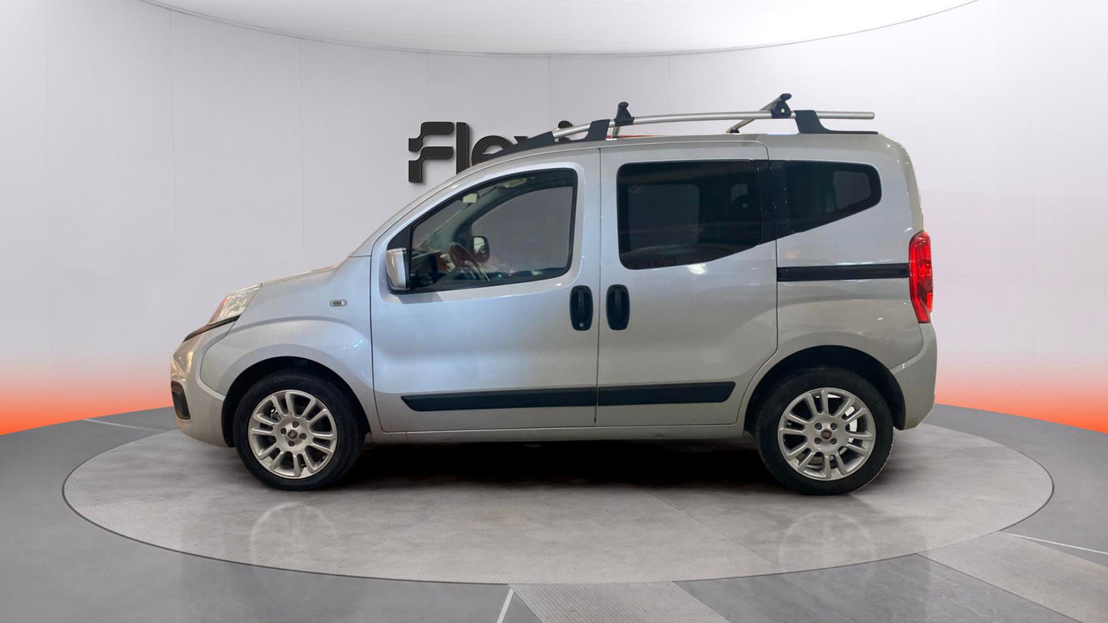 https://cdn-flexicar.caraffinity.it/public_appraisal_images_pro/images/stock/284295/34CCcORyhX__bc1601db-558d-46c3-a79b-86bb543cf55b.jpeg