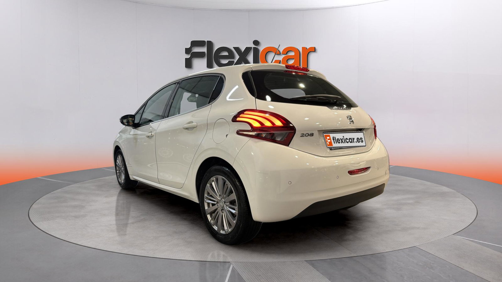 https://cdn-flexicar.caraffinity.it/public_appraisal_images_pro/images/stock/284318/jWgvQYYs9a__img-b7fae416-714b-445c-9f4c-5024466b58c7.jpeg