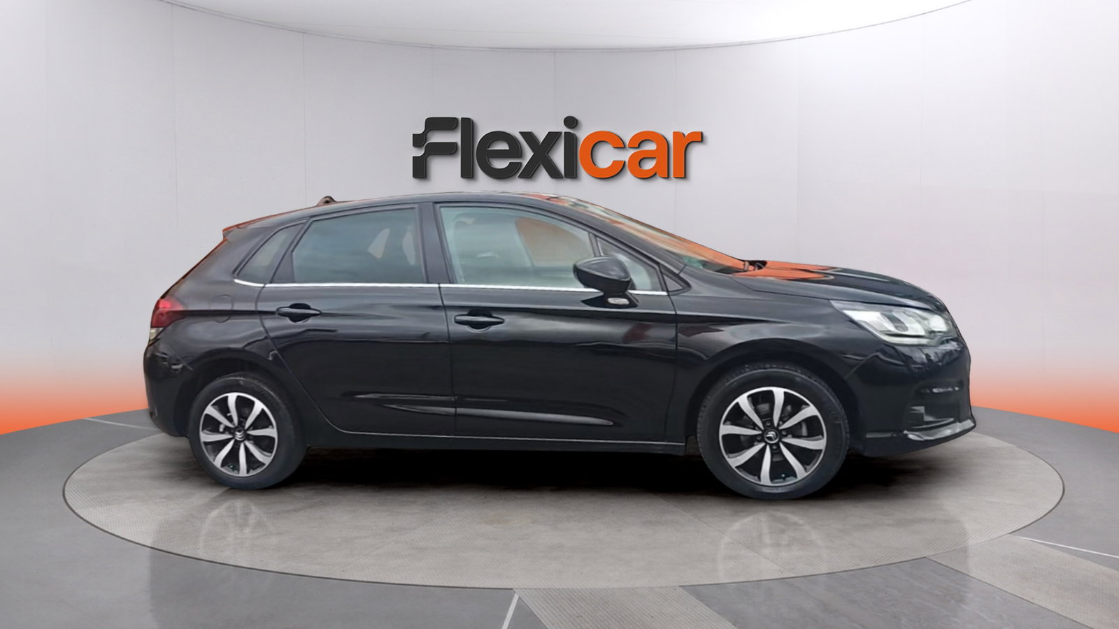 https://cdn-flexicar.caraffinity.it/public_appraisal_images_pro/images/stock/284407/XdOpuA5lli__img-8ead4634-cad2-44b9-9872-99b87c151b9d.jpeg