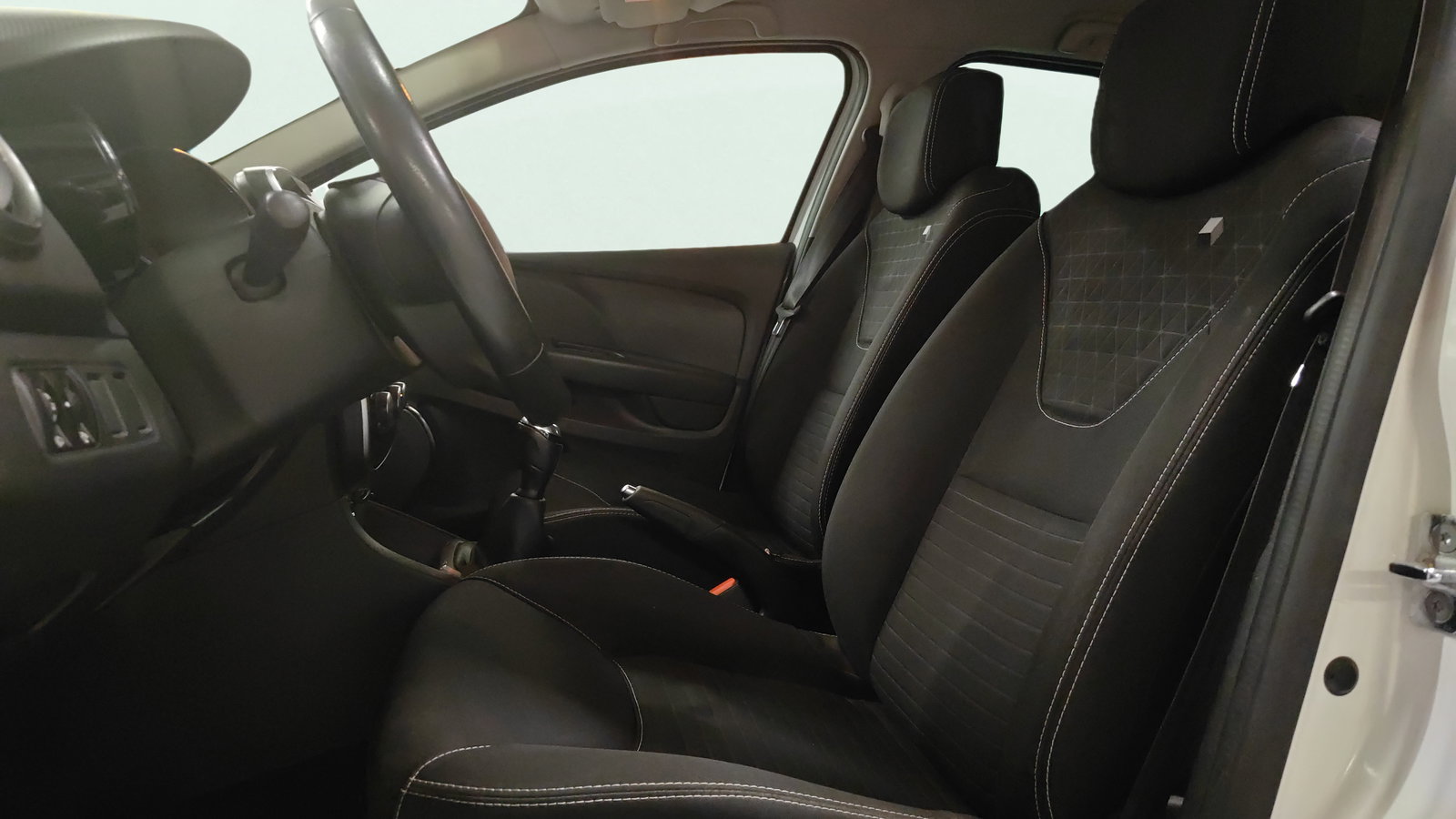 https://cdn-flexicar.caraffinity.it/public_appraisal_images_pro/images/stock/284917/0iy1crpaMQ__img-8fa884fd-4b13-49aa-8b43-aa22e47458c4.jpeg