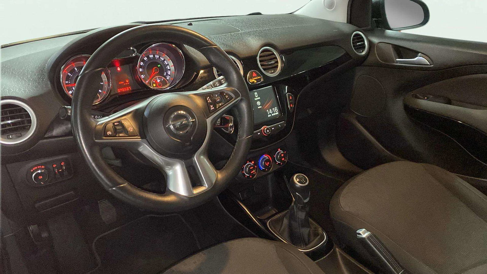 https://cdn-flexicar.caraffinity.it/public_appraisal_images_pro/images/stock/284984/T64qXXi9cN__0449JNS_9388d3fa229244a8ba3e0bae4d740657_Interior_9.jpeg.jpg
