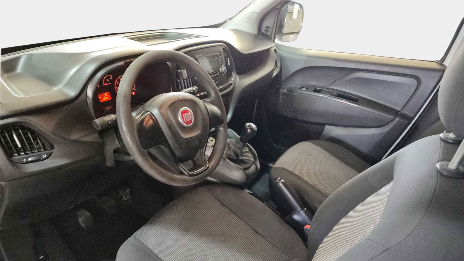 https://cdn-flexicar.caraffinity.it/public_appraisal_images_pro/images/stock/84174/H9IRLwjTFD__8756KFP_bf3ef4652f874032aa156f2b7e992d59_Interior_9.jpg